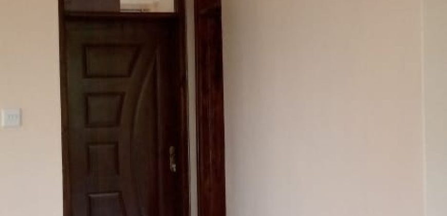 A 2 Bedrooms, all En-suite with Rooftop Area and DSQ, Standalone House to Let