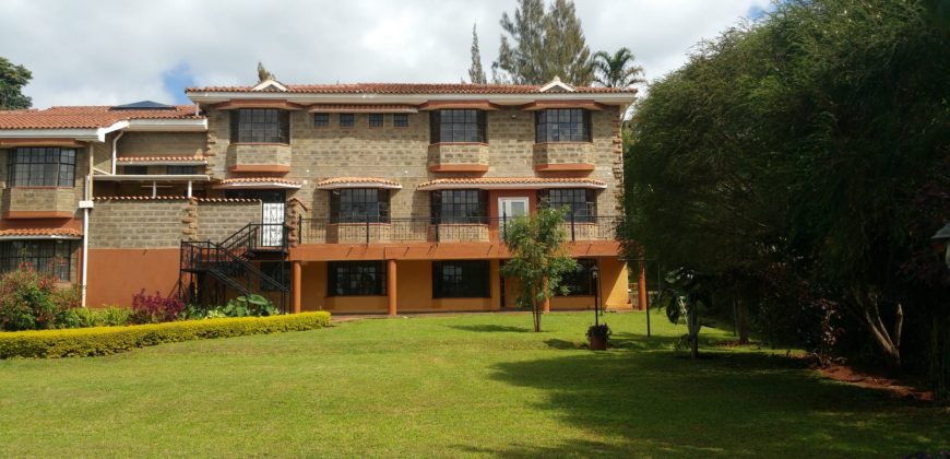 Prime 1 Acre Parcel of Land with an Extremely Clean 8 Bedrooms House in Runda for Sale.